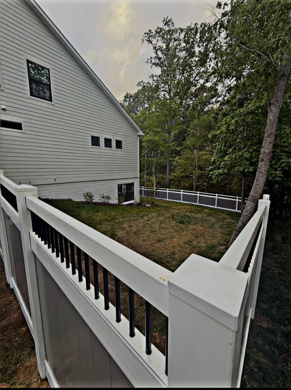 Gallery photos for Privacy Fence with Aluminum Spindle Topper That Actually Looks Custom: Image #7