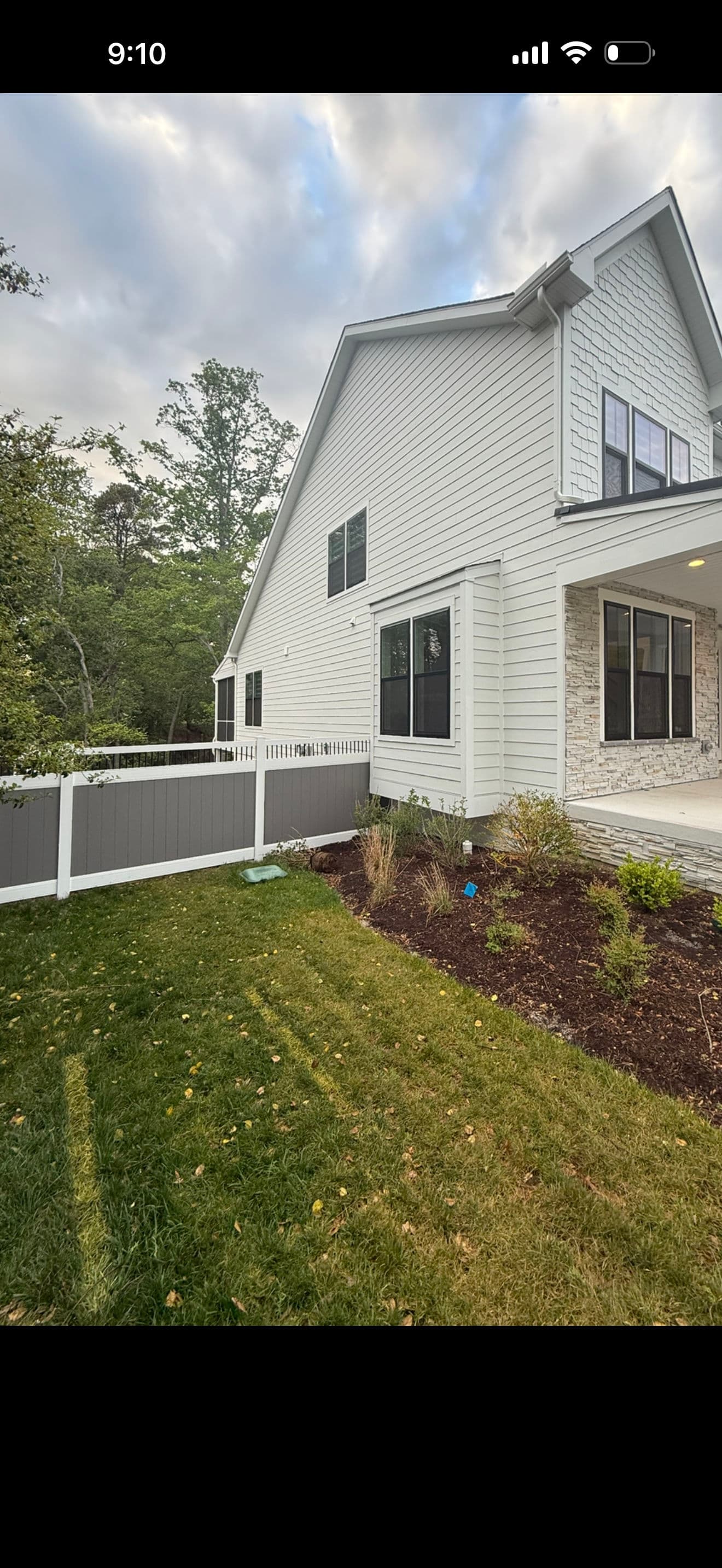 Gallery photos for Privacy Fence with Aluminum Spindle Topper That Actually Looks Custom: Image #9