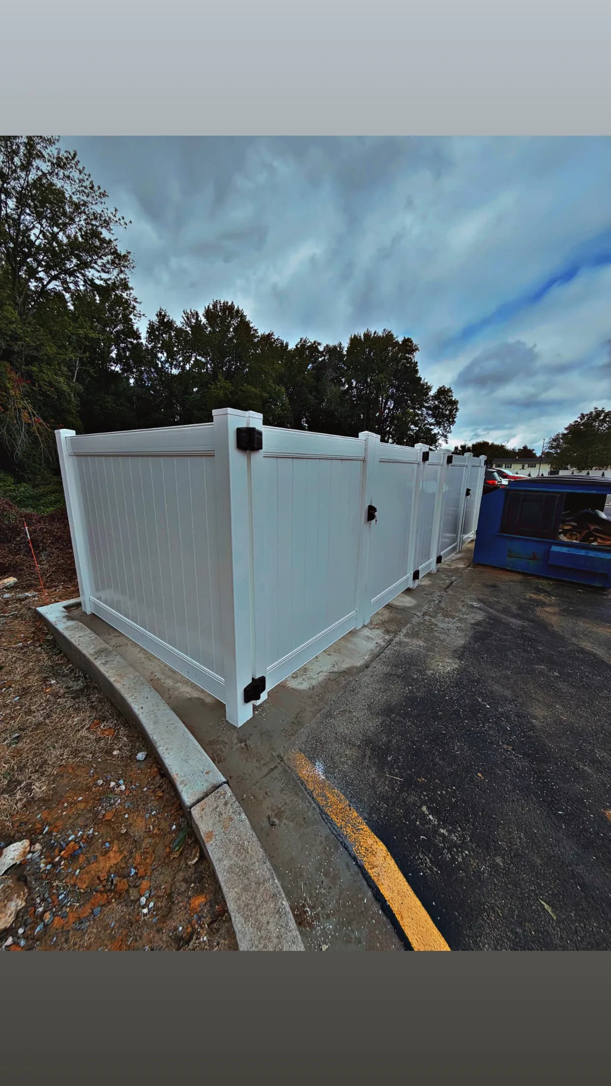 Vinyl Trash Enclosure That Keeps Things Clean and Contained