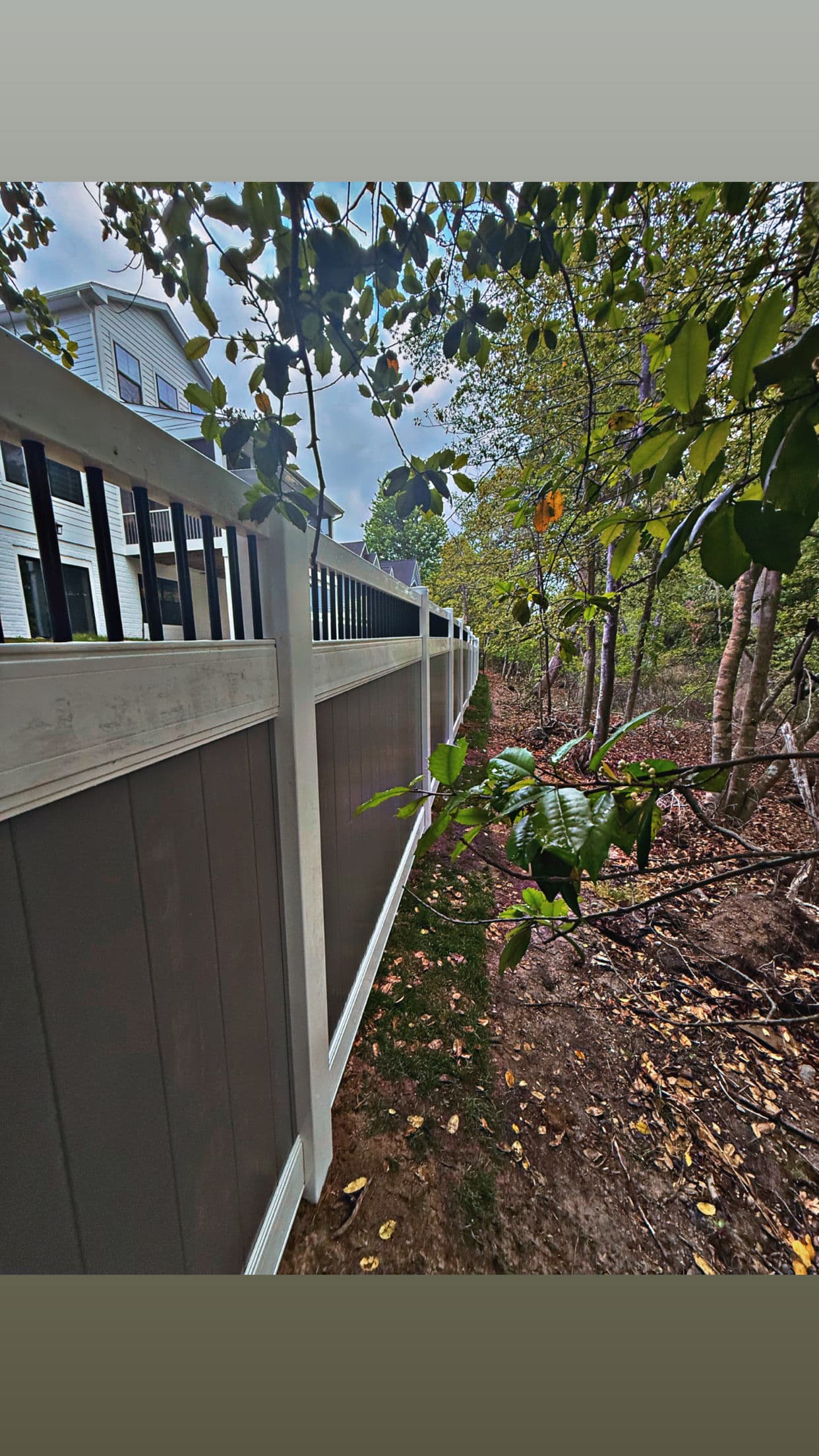 Gallery photos for Privacy Fence with Aluminum Spindle Topper That Actually Looks Custom: Image #8