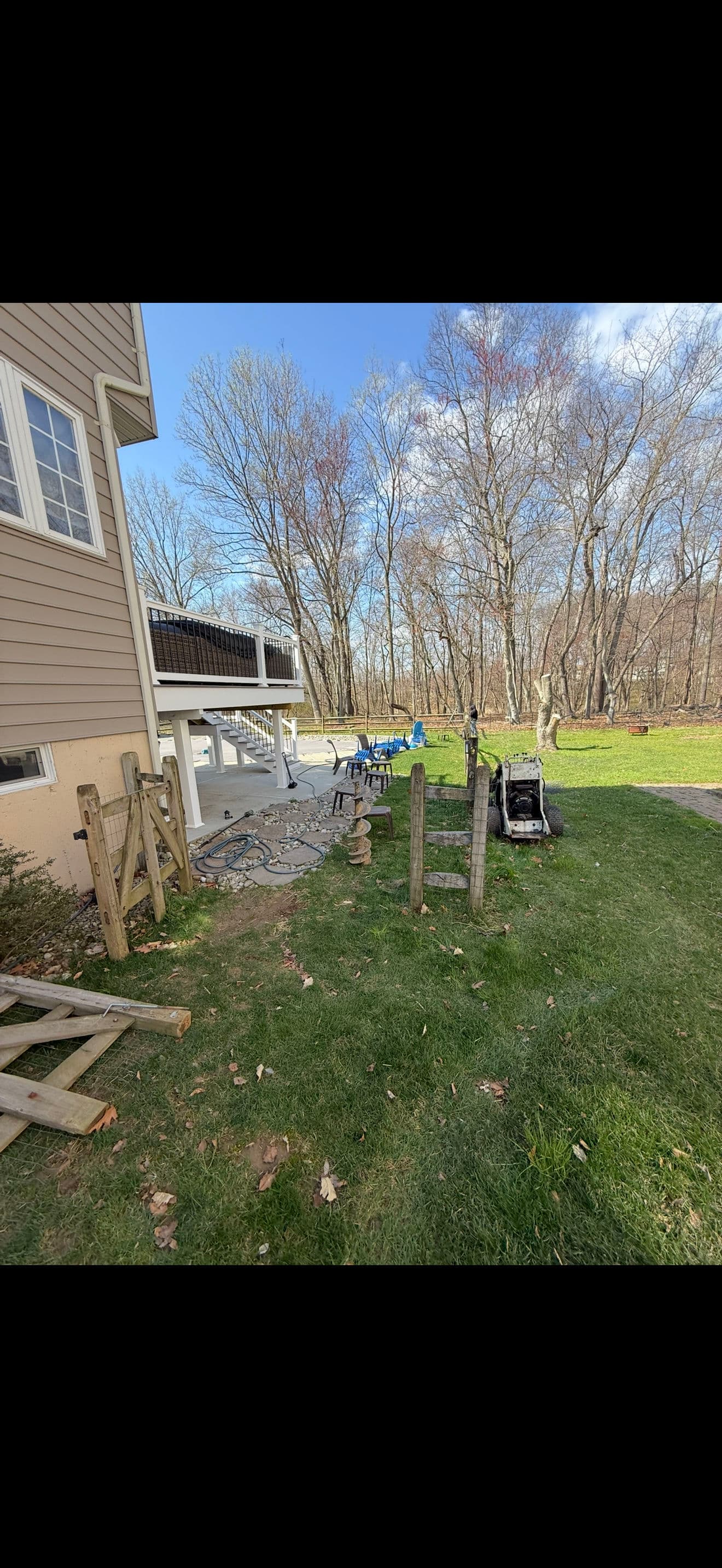 Gallery photos for Old Wood Fence Gone - Full Aluminum Upgrade Installed: Image #2