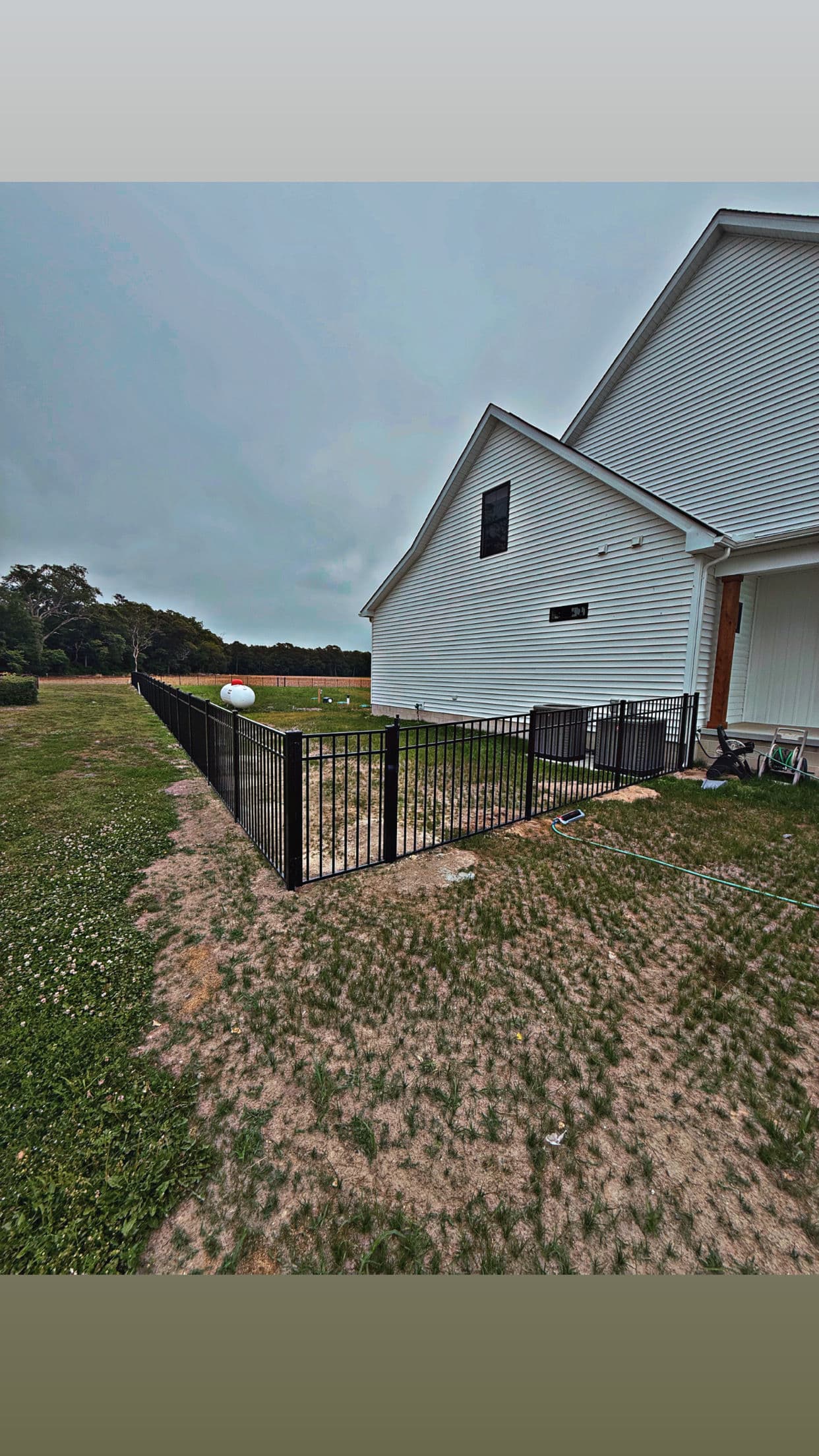 Gallery photos for 4-Foot Black Aluminum Fence That Looks Sharp and Stays That Way: Image #3