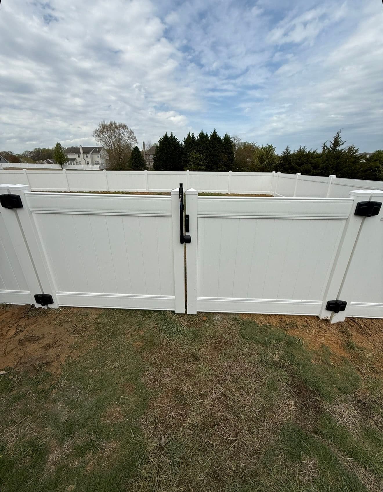 Gallery photos for 4-Foot White Vinyl Privacy Fence Keeps This Backyard Safe: Image #2