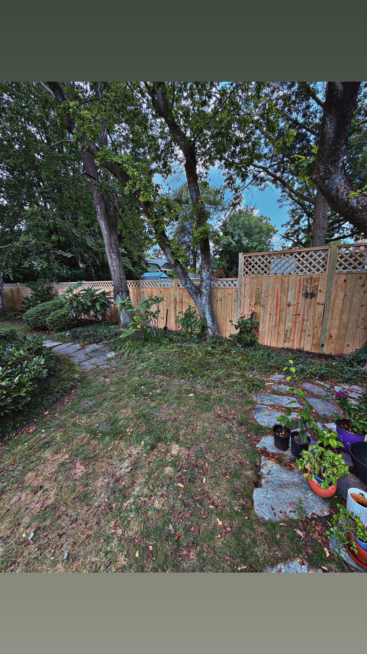 Gallery photos for Custom Wood Fence with Lattice Top Fits Right In: Image #2
