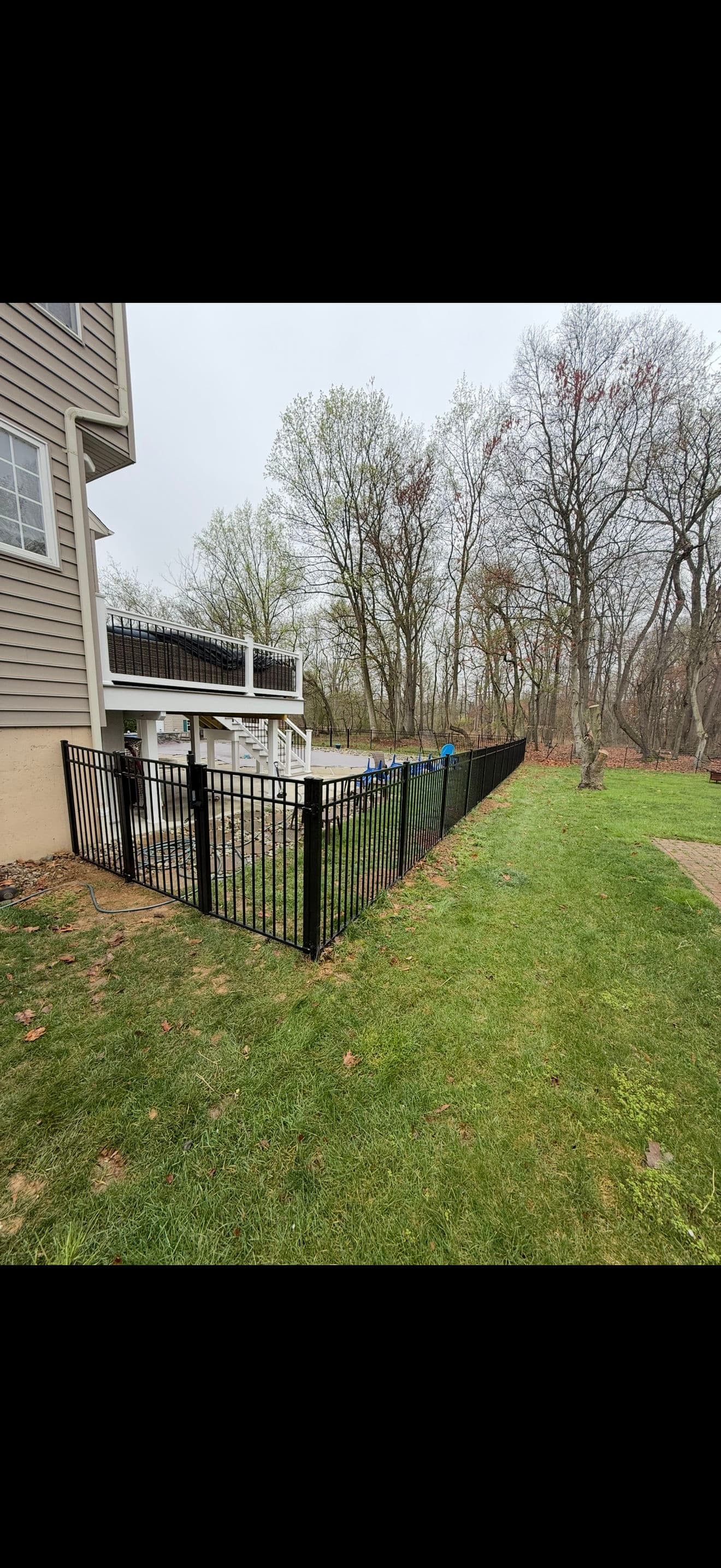 Gallery photos for Old Wood Fence Gone - Full Aluminum Upgrade Installed: Image #3