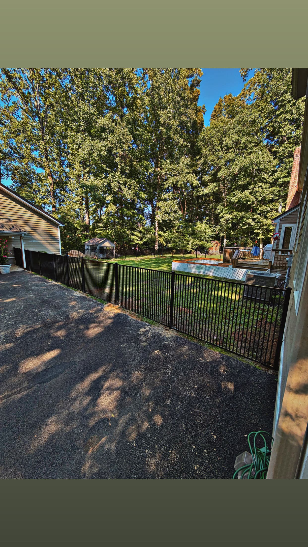 Gallery photos for Extra-Picket Aluminum Fence Built for Small Dogs: Image #2