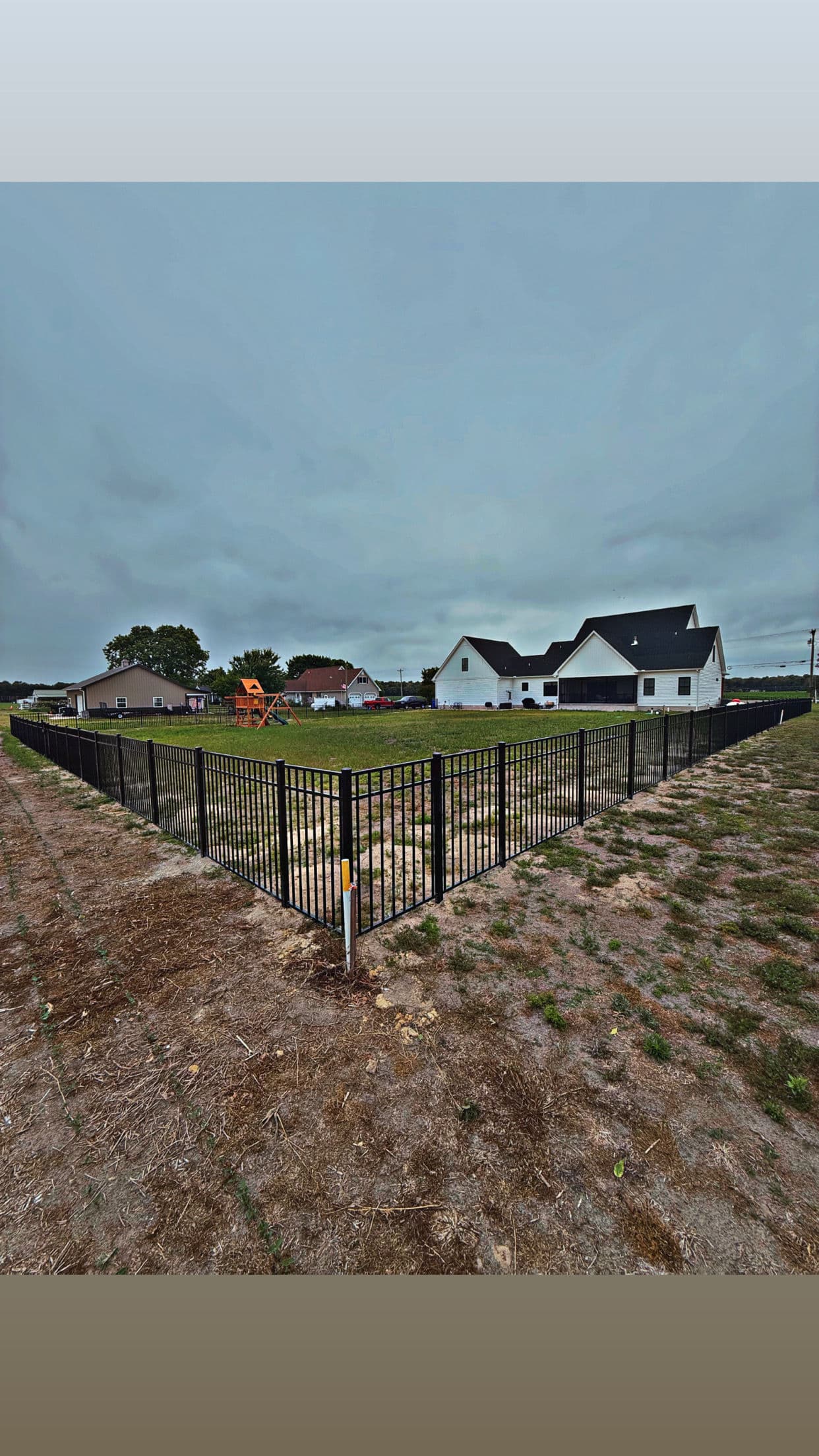 Gallery photos for 4-Foot Black Aluminum Fence That Looks Sharp and Stays That Way: Image #2