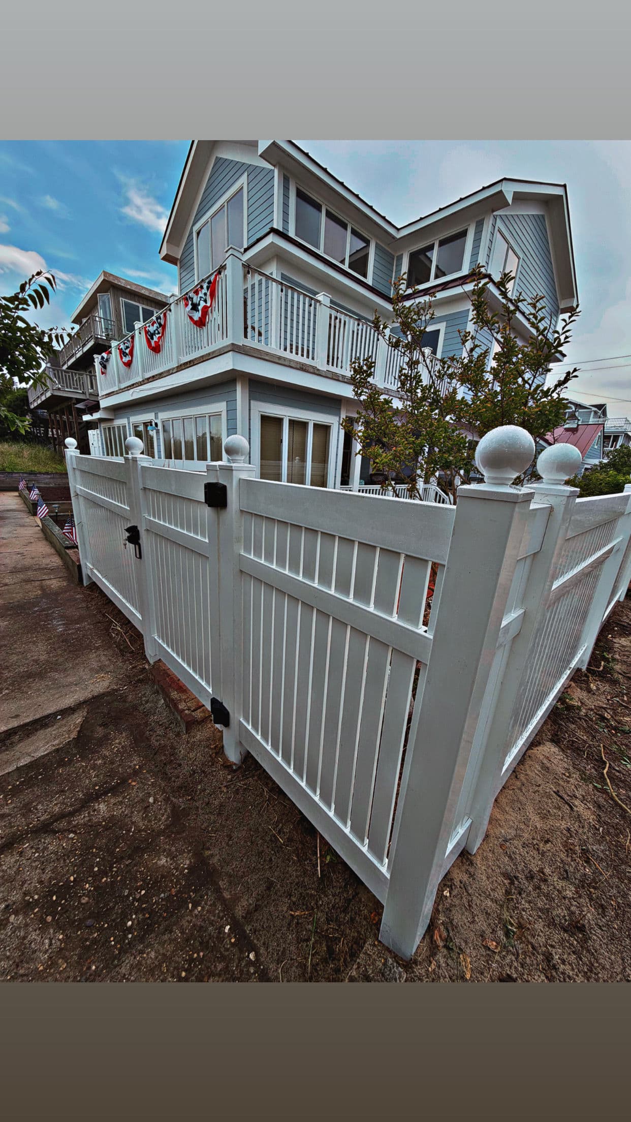 Gallery photos for White Vinyl Semi-Privacy Fence with Ball Cap Posts: Image #2